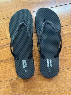 Capelli of New York Black Flip Flop Sandals